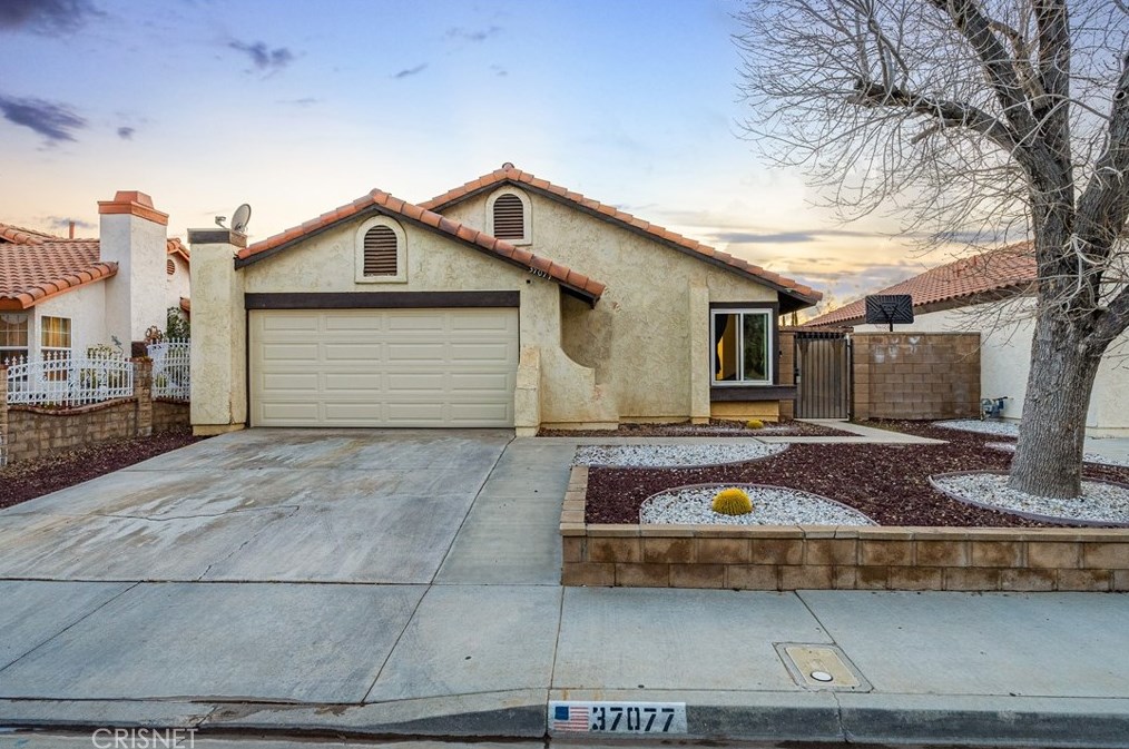 37077 32nd St, Palmdale, CA 93550-6628