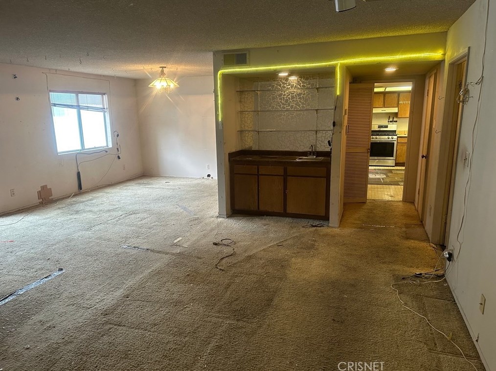 8801 Cedros Ave #7, Van Nuys, CA 91402
