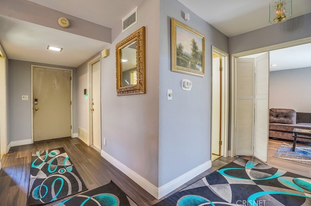 21958 Vintage St, Chatsworth, CA 91311