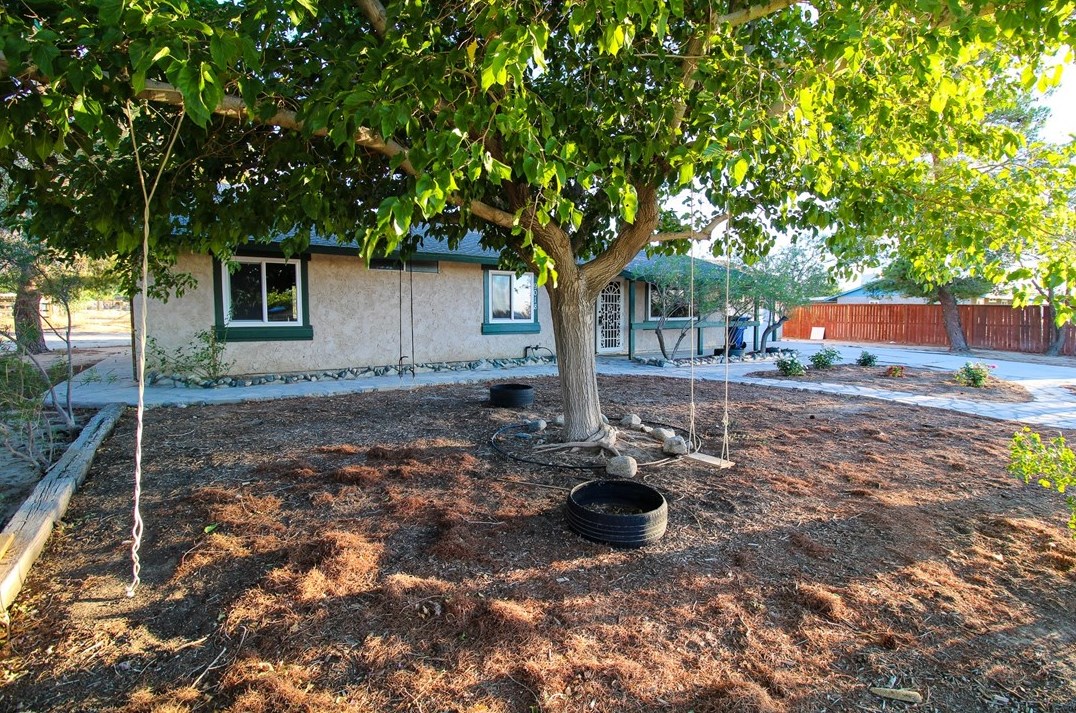 9018 E Ave T 10, Juniper Hills, CA 93543