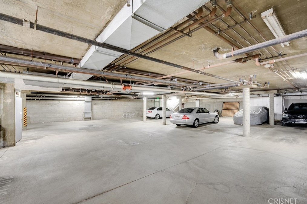 733 Ogden Dr, Los Angeles CA  90046-7305 exterior