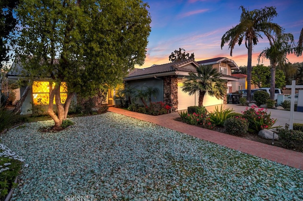 9916 Hanna Ave, Chatsworth, CA 91311-3610