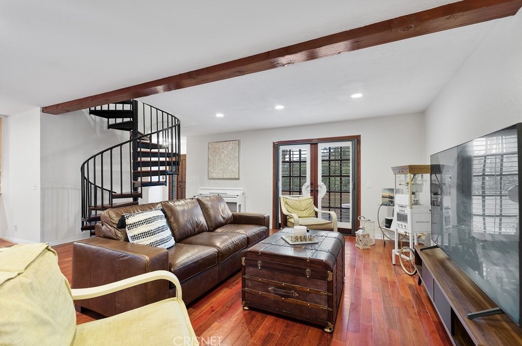 9248 Ventura Way, Chatsworth, CA 91311