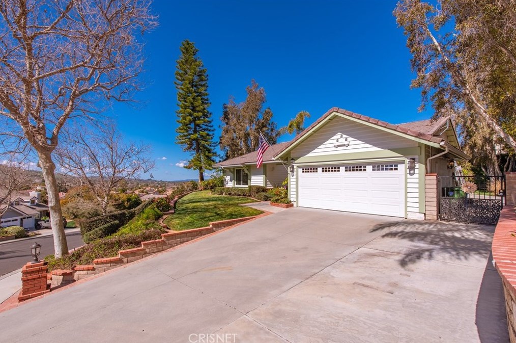 13629 Deering Ln, Moorpark, CA 93021-2848