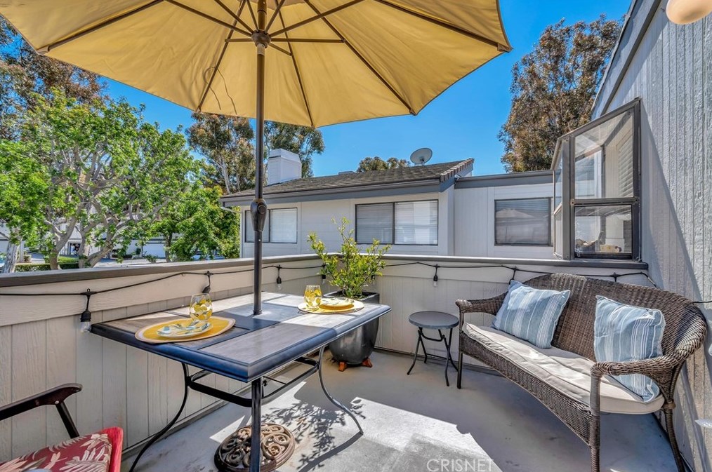 6458 Twin Cir Ln #1, Simi Valley, CA 93063