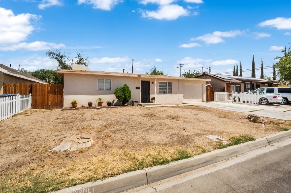 1109 W Norberry St, Lancaster, CA 93534