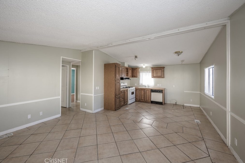 7560 Woodman Pl #71, Van Nuys, CA 91405
