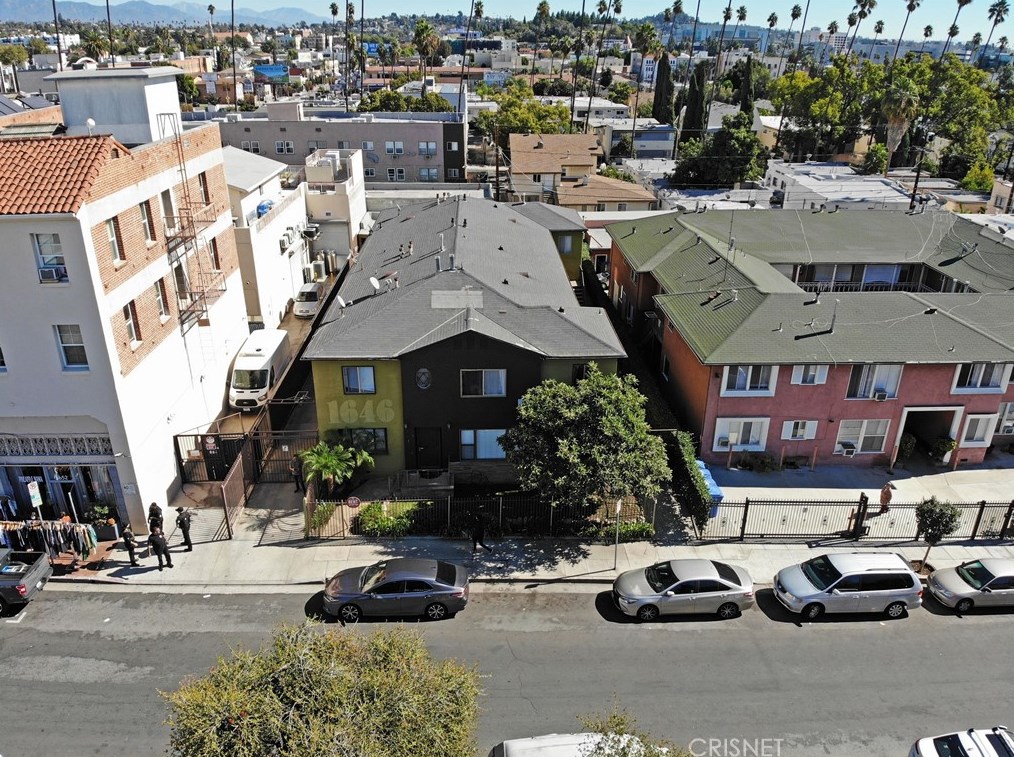 1646 Harvard, Los Angeles CA  90047-4232 exterior