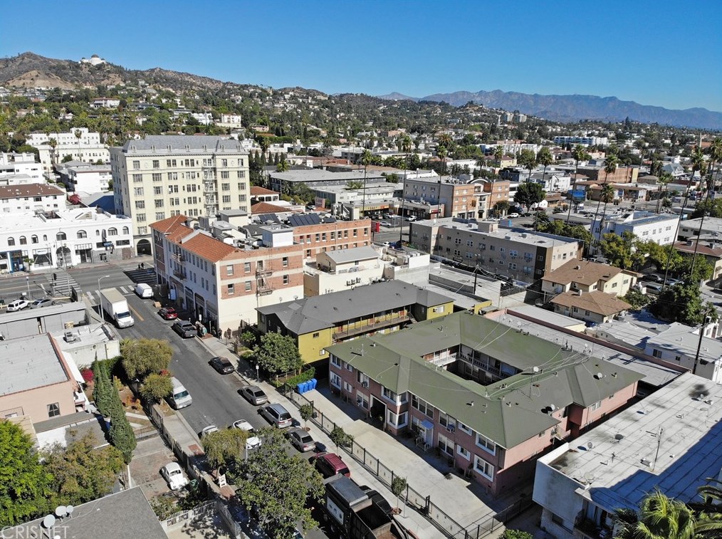 1646 Harvard, Los Angeles CA  90047-4232 exterior