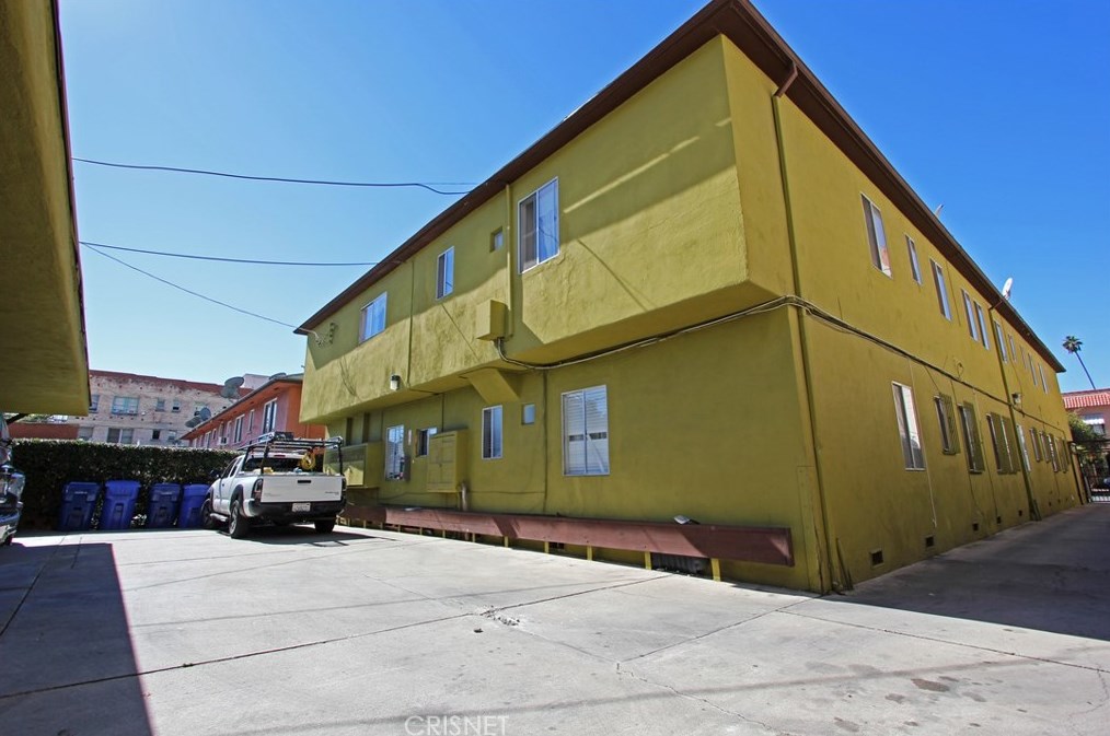 1646 Harvard, Los Angeles CA  90047-4232 exterior