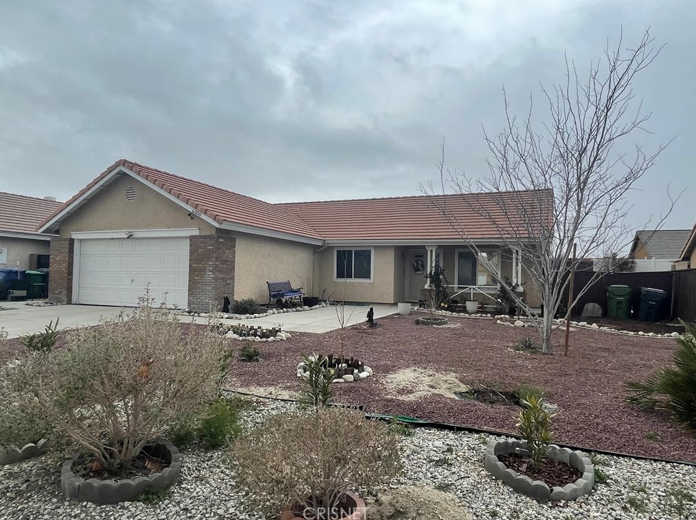 6050 Opal Ave, Palmdale, CA 93552-4013