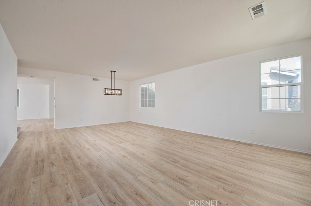 37809 42nd St, Palmdale, CA 93552-3643