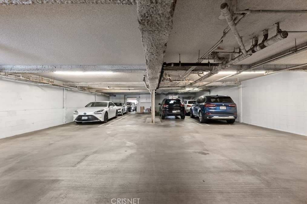 11723 Goshen Ave, Los Angeles CA  90049-6136 exterior