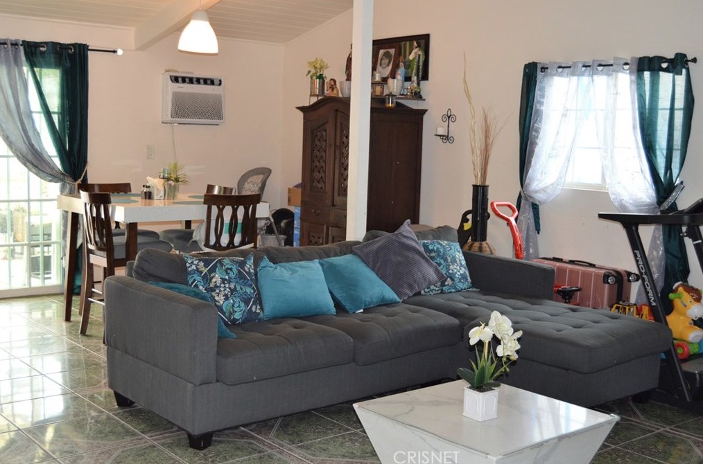 12857 Eustace St, Los Angeles CA  91331-1038 exterior