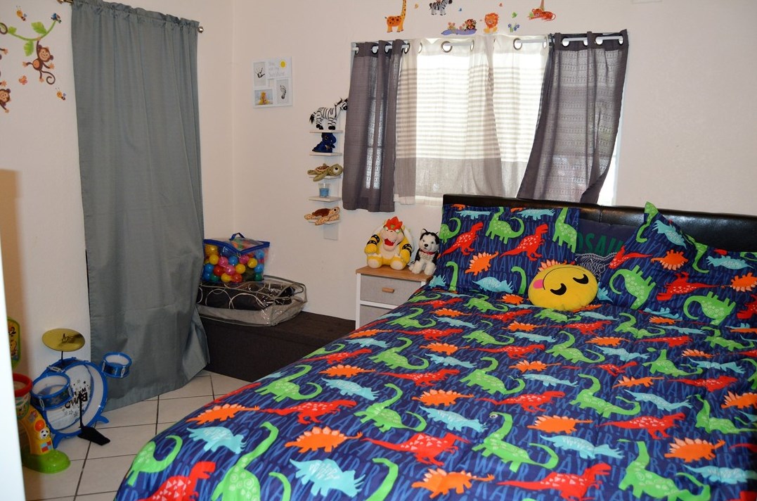 12857 Eustace St, Los Angeles CA  91331-1038 exterior
