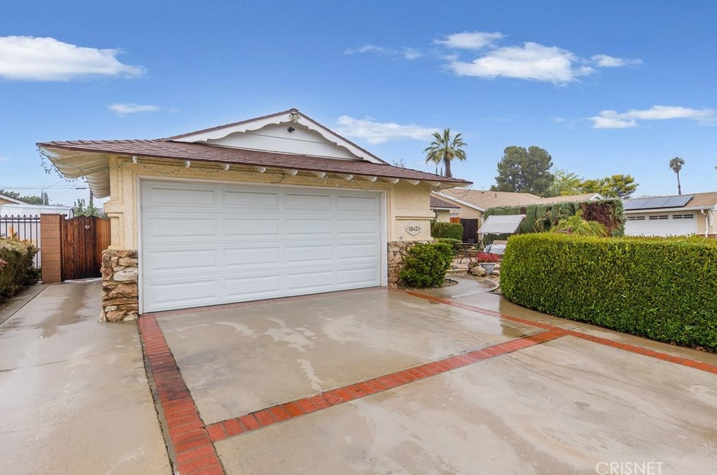 10421 Amestoy Ave, San Fernando, CA 91344-6226