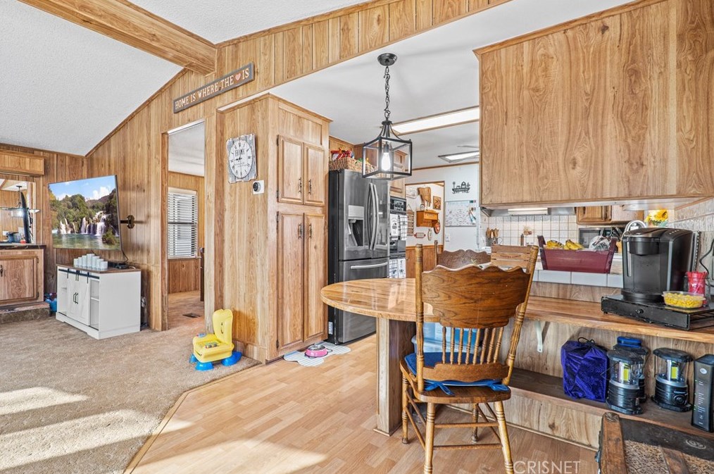 32501 Crown Vly Rd, Acton CA  93510-2619 exterior