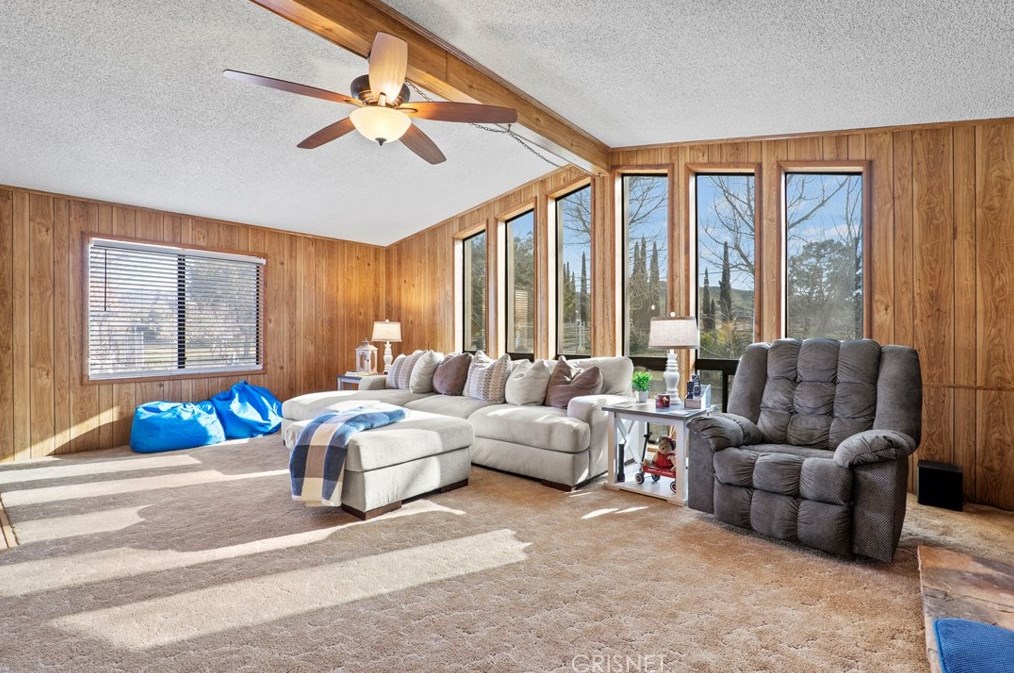 32501 Crown Vly Rd, Acton CA  93510-2619 exterior