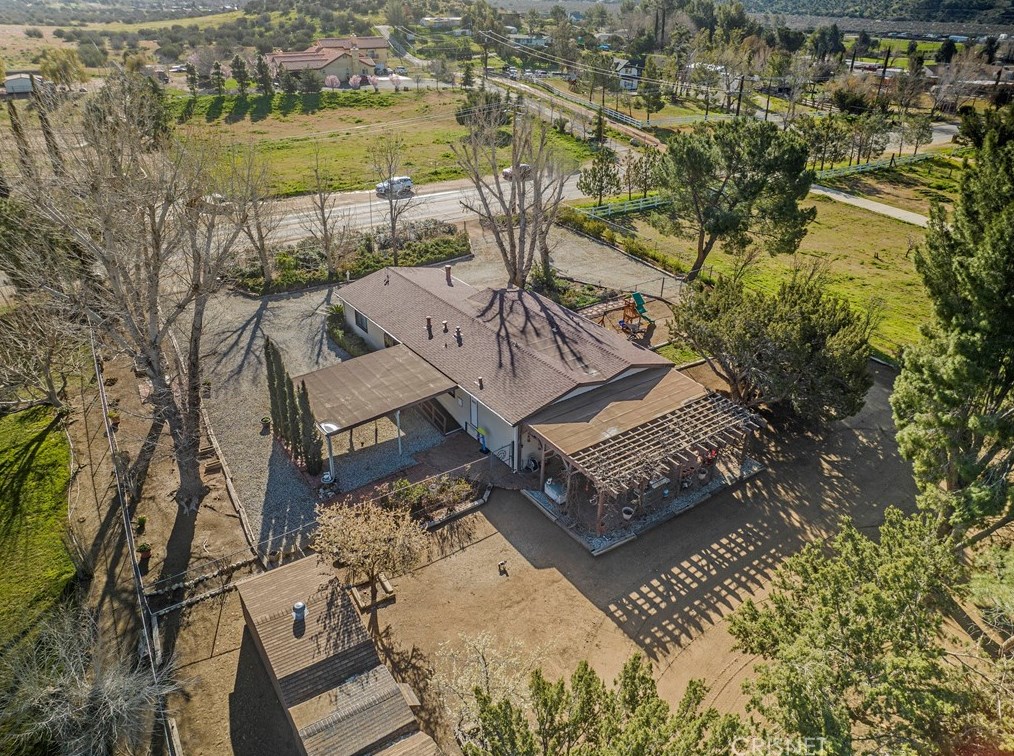 32501 Crown Vly Rd, Acton CA  93510-2619 exterior