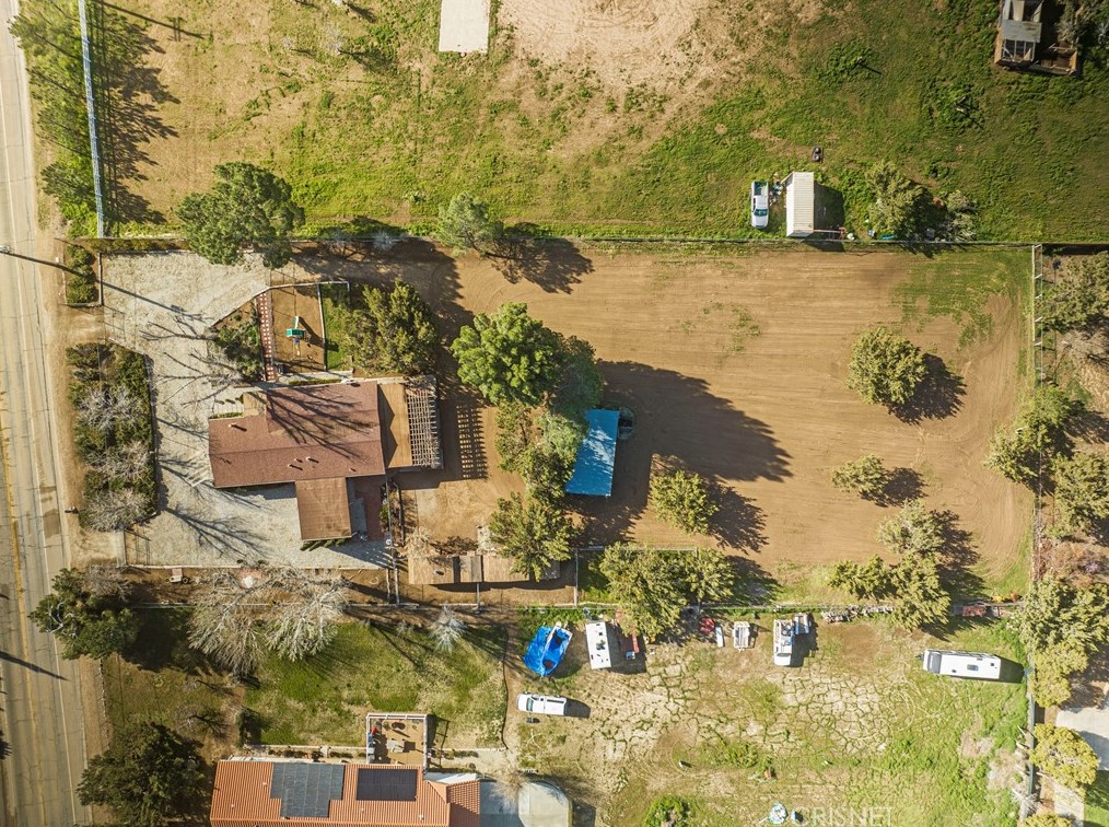 32501 Crown Vly Rd, Acton CA  93510-2619 exterior