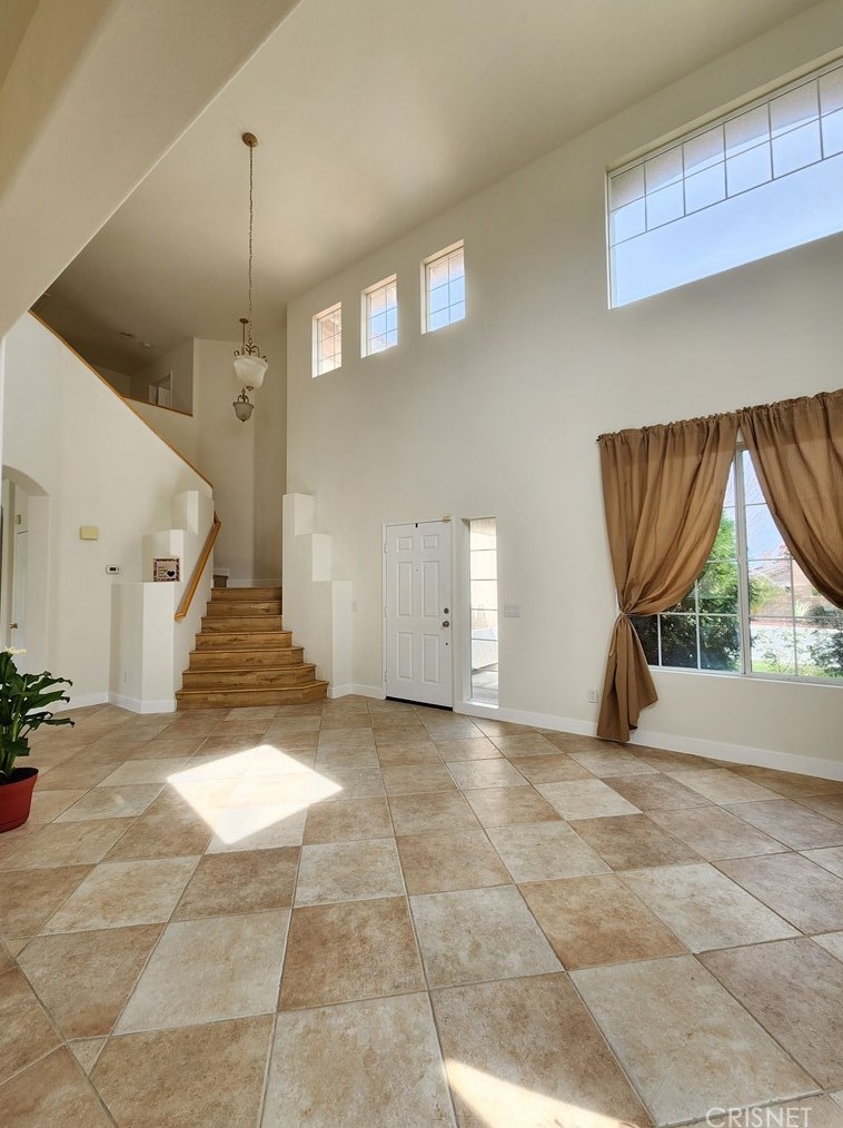 3708 Vitrina Ln, Palmdale, CA 93551-5355