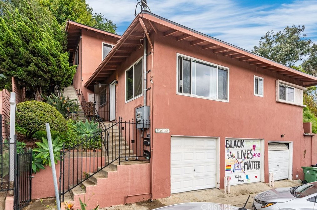 1346 Sutherland St, Los Angeles, CA 90026-3434