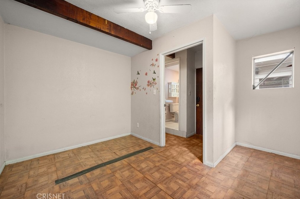 1346 Sutherland St, Los Angeles CA  90026-3434 exterior