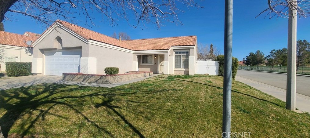 1125 Suncrest Ct, Tropico Village, CA 93560-6601