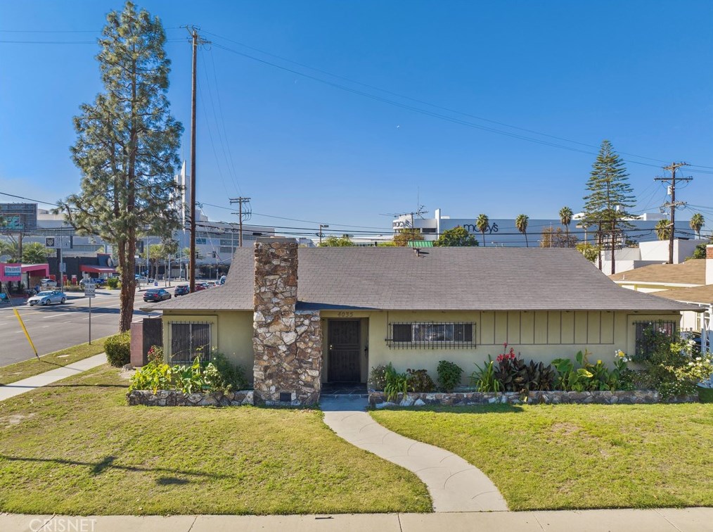 4035 Mcclung Dr, Los Angeles, CA 90008-2640