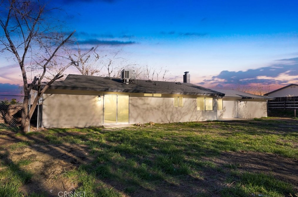 36915 95th St, Juniper Hills, CA 93543