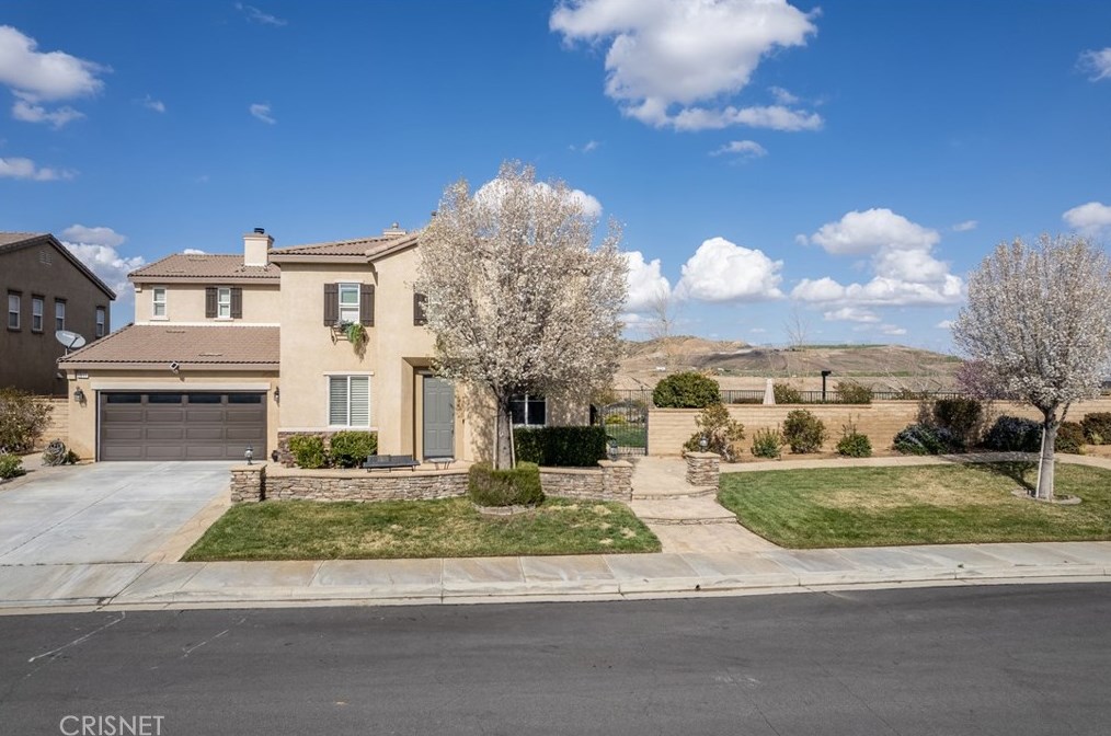 2011 Tangerine St, Palmdale, CA 93551-6241