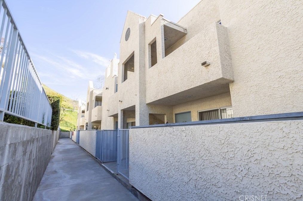 18209 Sierra #112, Santa Clarita, CA 91351