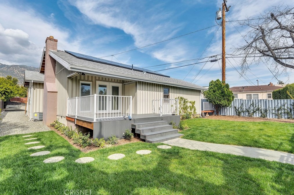 869 E Sacramento St, Altadena, CA 91001