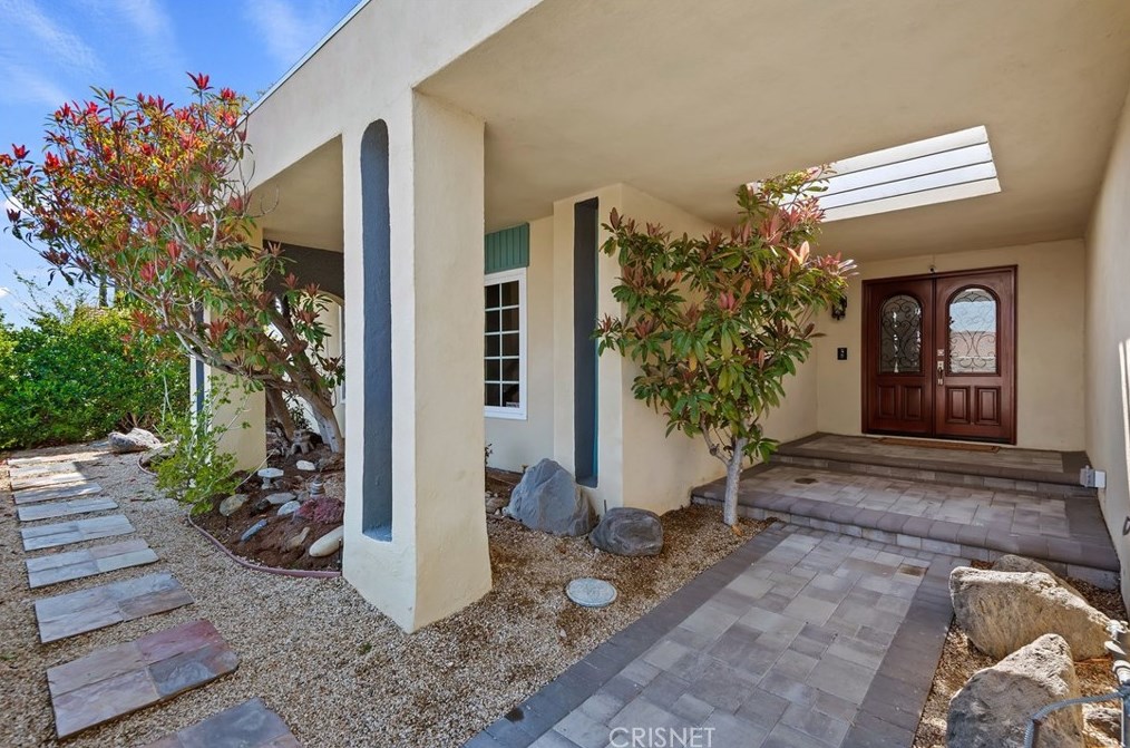 17300 Cagney St, San Fernando, CA 91344-1337