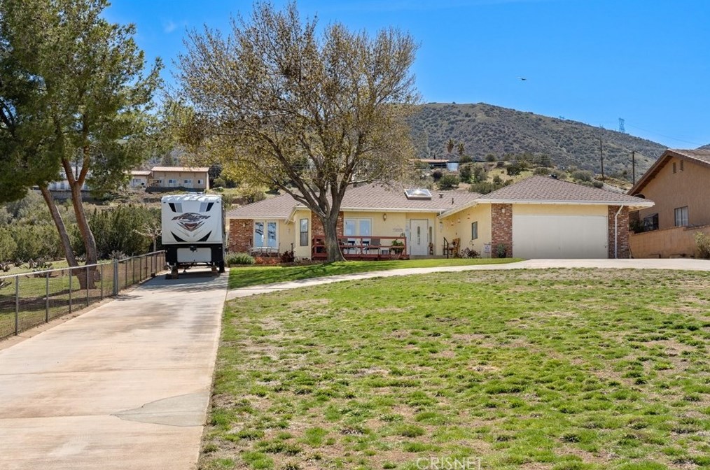 836 Hacienda Dr, Palmdale, CA 93551-7816