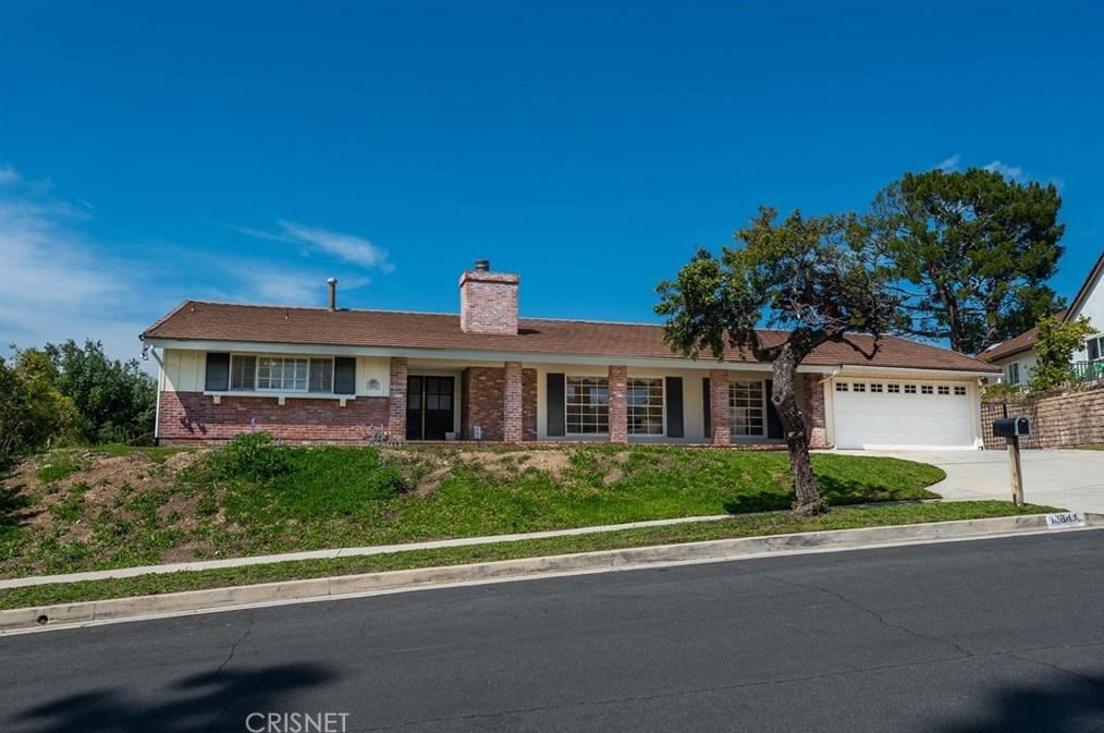 10841 Delco Ave, Chatsworth, CA 91311
