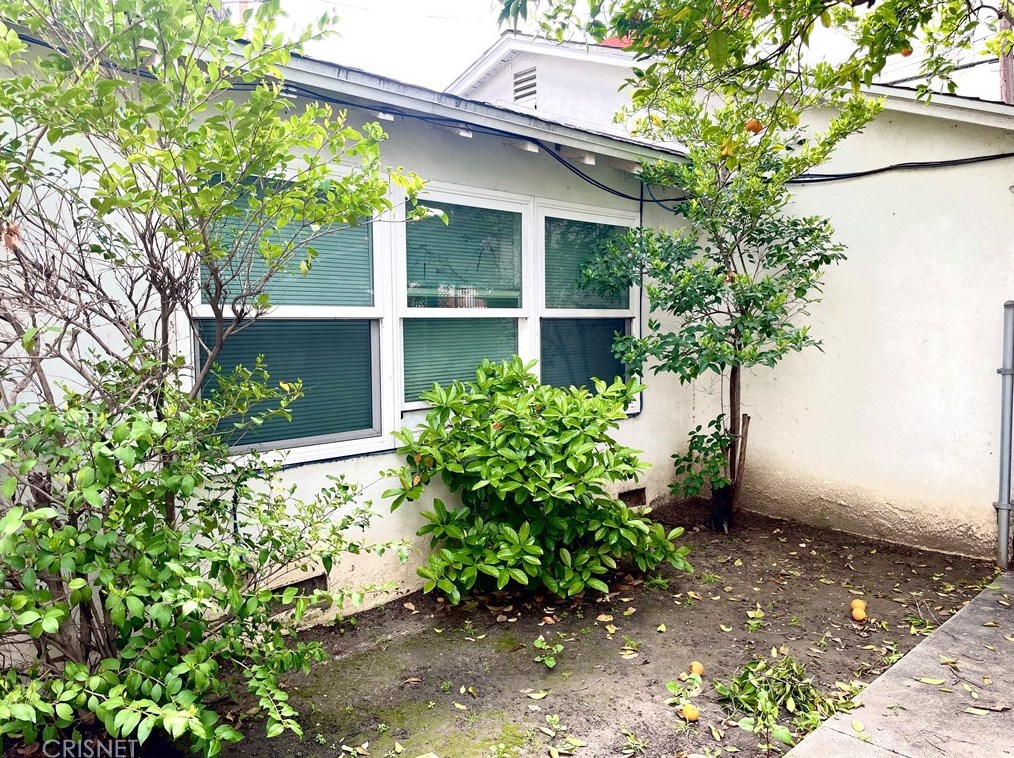 4617 Tilden Ave, Van Nuys, CA 91403