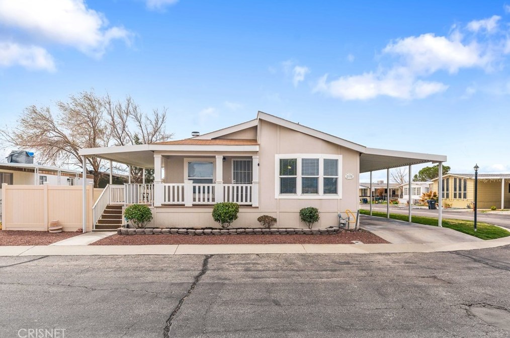 2120 Windharp Dr, Tropico Village, CA 93560-6122