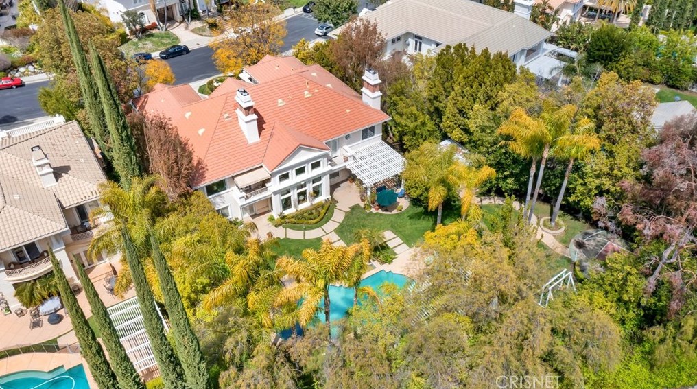 3719 Winford Dr, Los Angeles CA  91356-5810 exterior