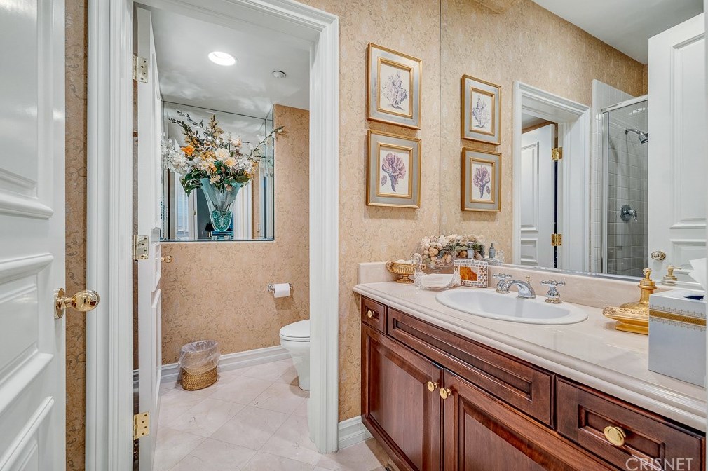 3719 Winford Dr, Los Angeles CA  91356-5810 exterior