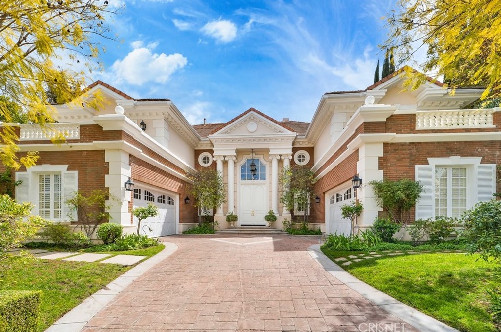 3719 Winford Dr, Los Angeles CA  91356-5810 exterior