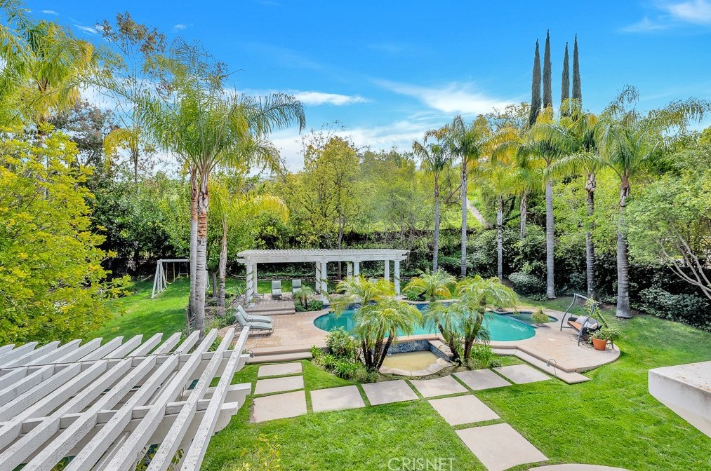 3719 Winford Dr, Los Angeles CA  91356-5810 exterior