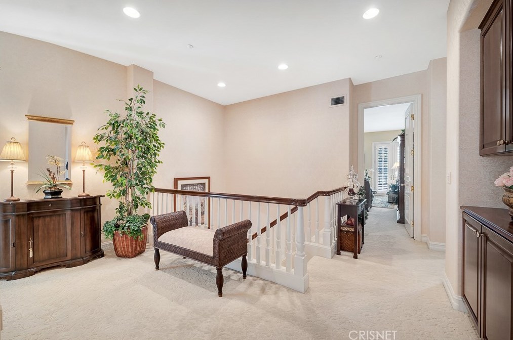 3719 Winford Dr, Los Angeles CA  91356-5810 exterior