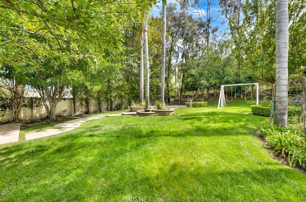 3719 Winford Dr, Los Angeles CA  91356-5810 exterior