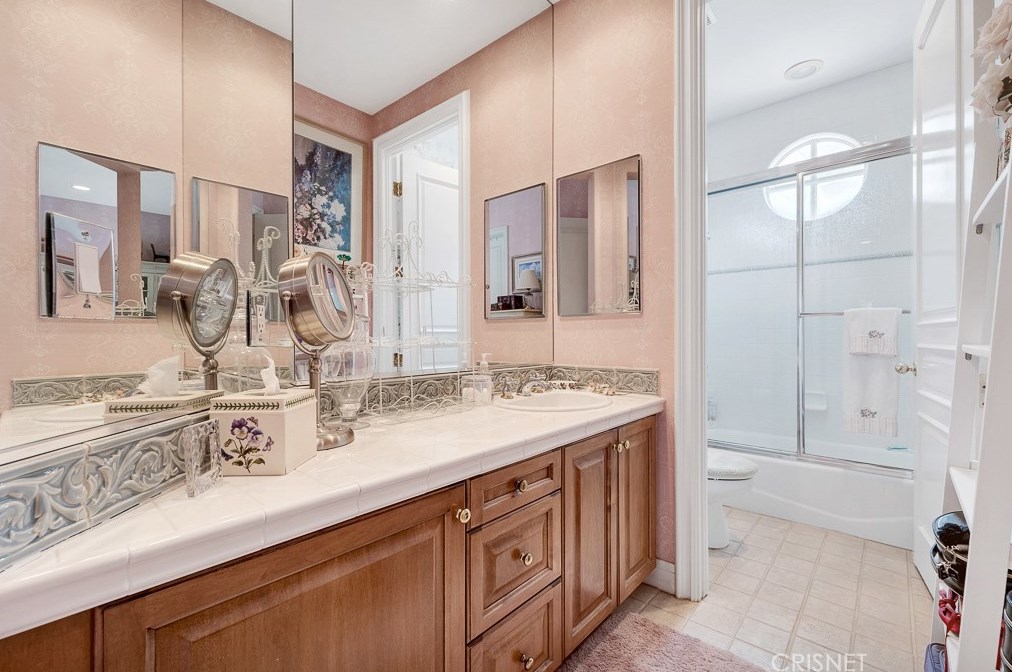 3719 Winford Dr, Los Angeles CA  91356-5810 exterior