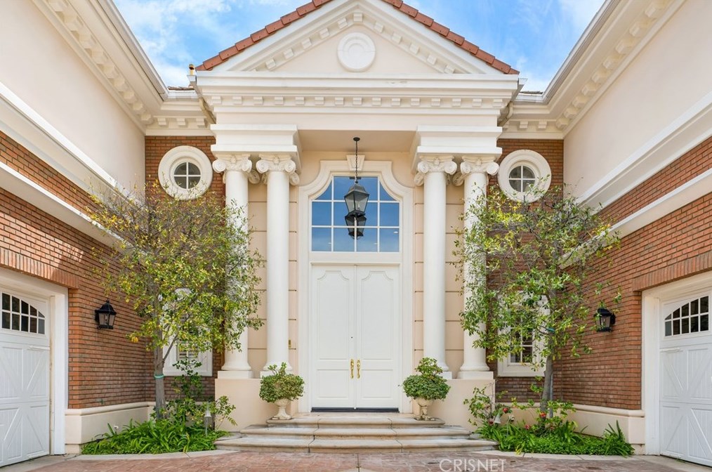 3719 Winford Dr, Los Angeles CA  91356-5810 exterior