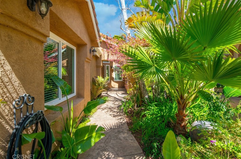 1093 Shoal Creek Ct, Simi Valley, CA 93065