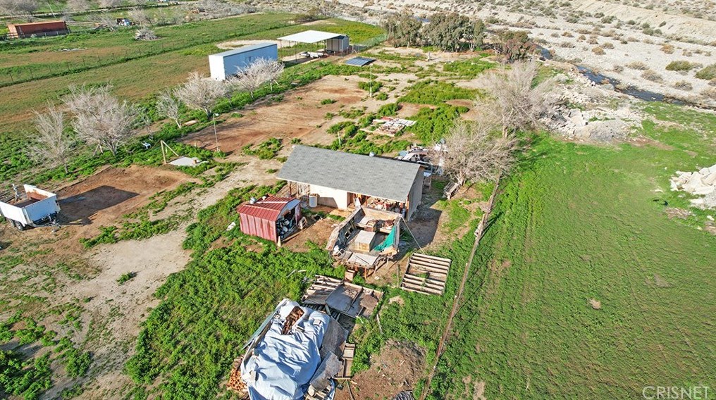 36227 80th St, Juniper Hills, CA 93543