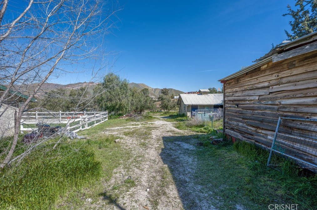 29100 Bootlegger Canyon Rd, Acton CA  93510-2204 exterior