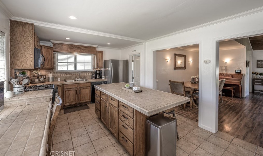 29100 Bootlegger Canyon Rd, Acton CA  93510-2204 exterior